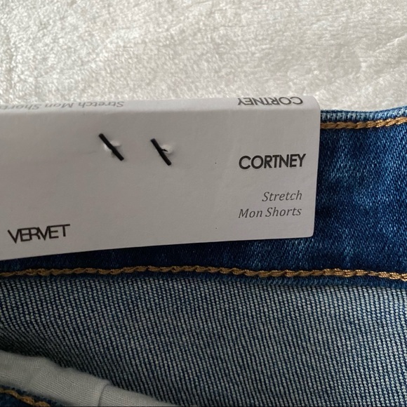 NWT Vervet Super High Rise Mom Shorts with Self Faced Cuff Cortney Short - Picture 15 of 16